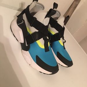 PURCHASED! Nike huarache's